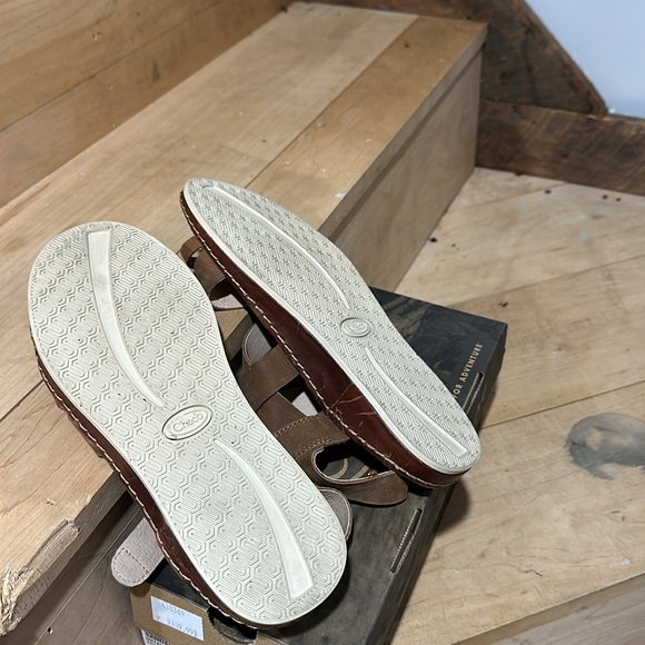 Chacos - Picture 3 of 3